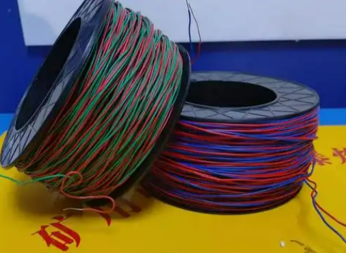 下陆放炮线的主要材质有哪些？不同材质的适用场景有何区别？